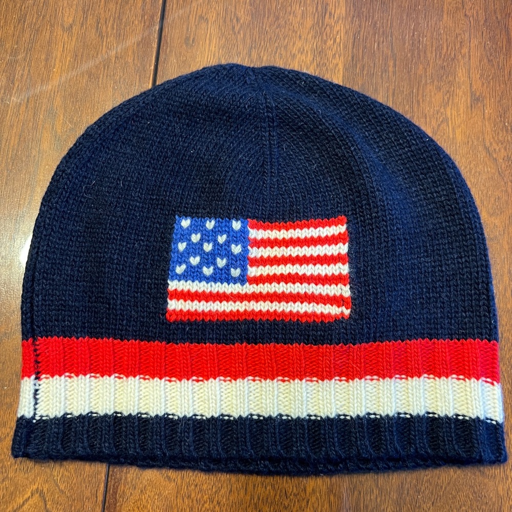 New without tags, never worn cute Ralph Lauren American Flag beanie.